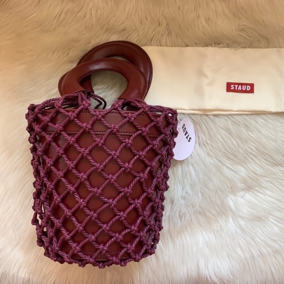 New! STAUD Monreau Bordeaux Leather Net Bucket Bag - Picture 2 of 11